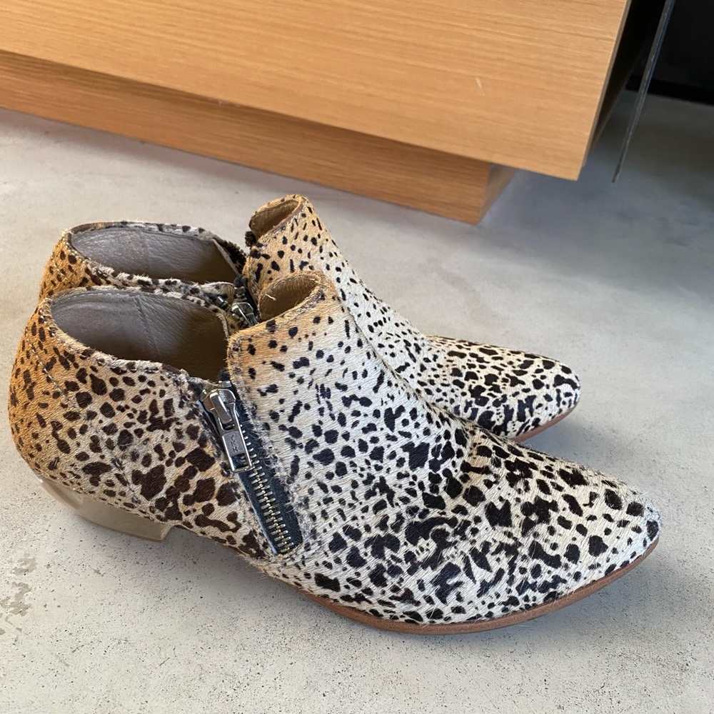 Leather leopard print booties with funky translucent heel - size 7.5. Matisse.